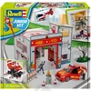 Kép 2/16 - Revell 1:20 Play Set tűzoltóállomás autóval és tűzoltókkal JUNIOR KIT tűzoltó makett