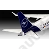 Kép 8/8 - REV-3883 Revell 1:144 Embraer 190 Lufthansa New Livery