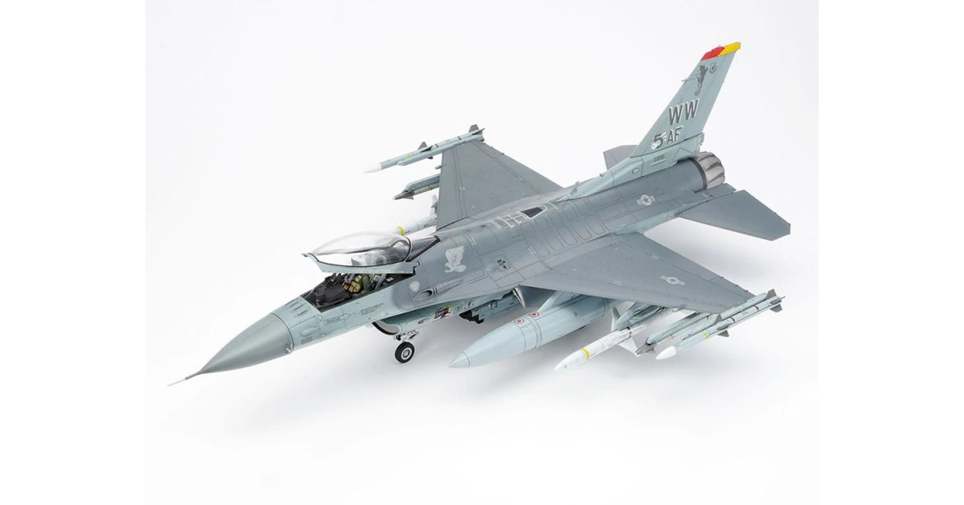 Tamiya 1:48 F-16CJ Fighting Falcon Lockheed Mar repülő makett - MAKETT ...
