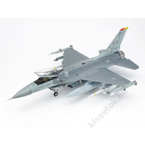 Tamiya 1:48 F-16CJ Fighting Falcon Lockheed Mar repülo makett